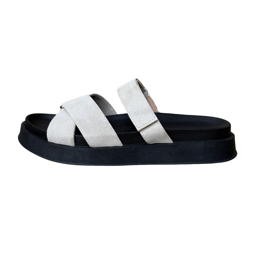 Arena / Greige Suede