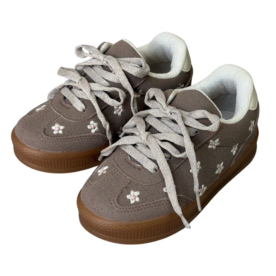 Matilda/ Brown Flowers