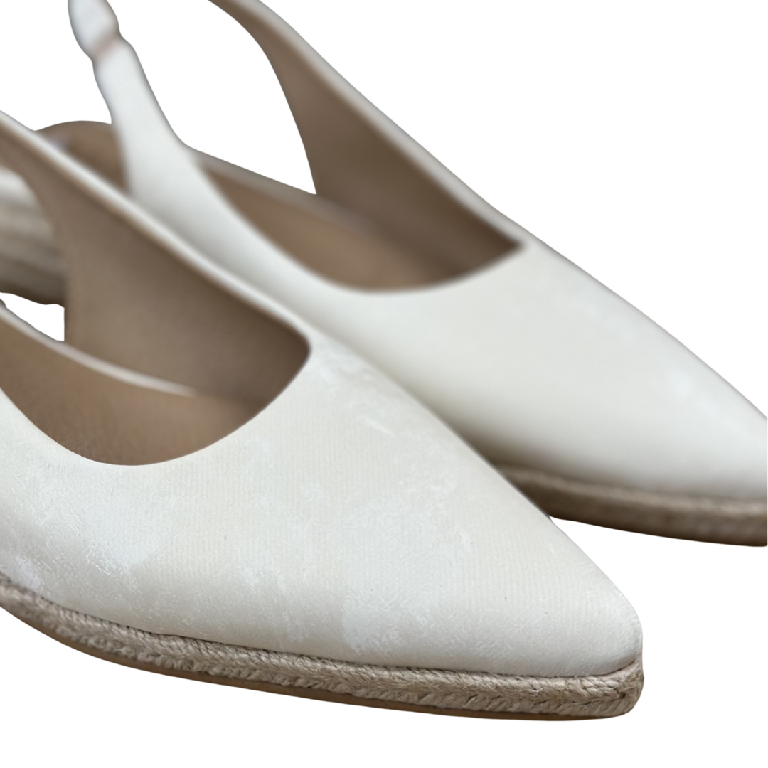Almendra/ Off White