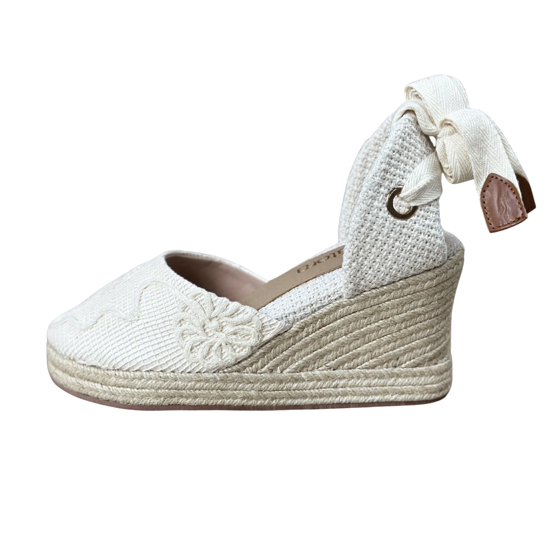 Alma / Ivory Crochet