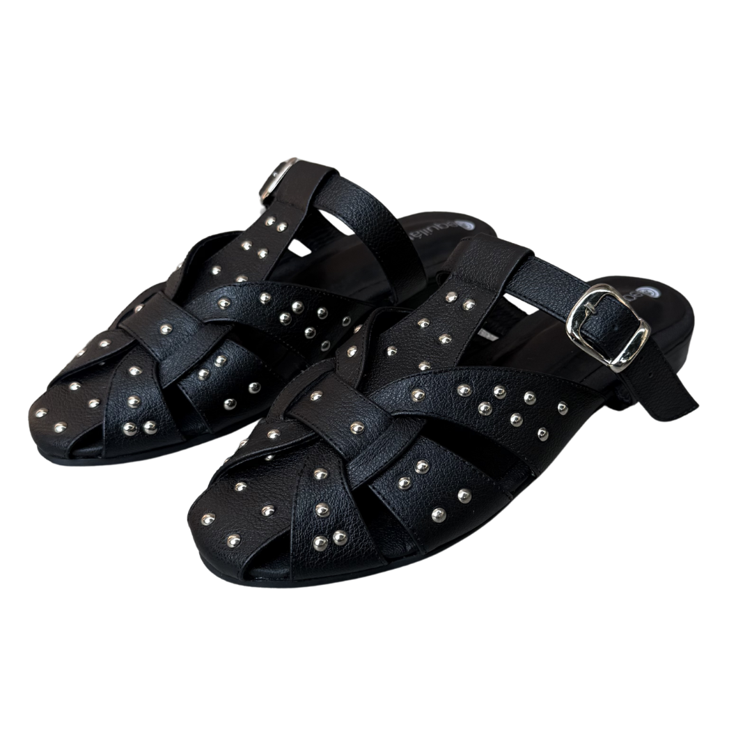 Estrella/ Cuero + Studs